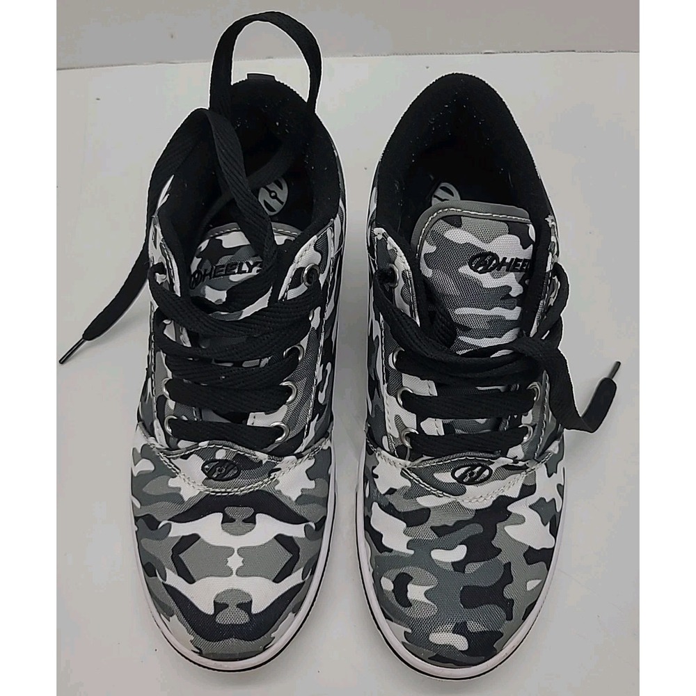 The Original HEELYS Pro 20 Prints Wheeled Shoe Youth SIZE 5 Barely Used
